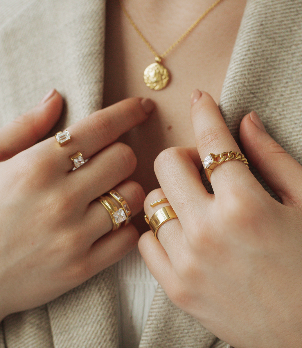 DOUBLE TROUBLE RING