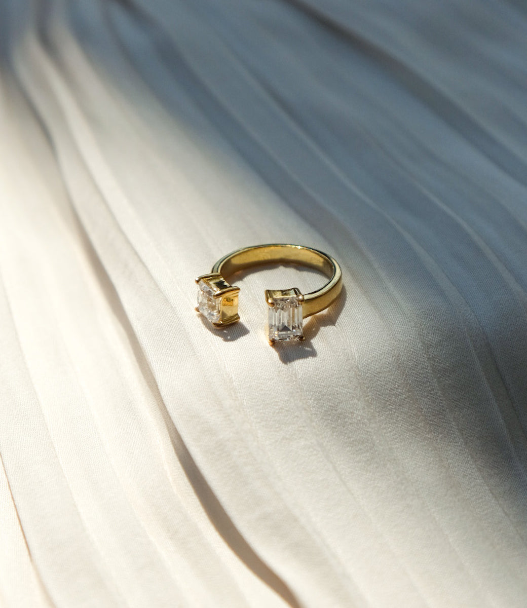 DOUBLE TROUBLE RING